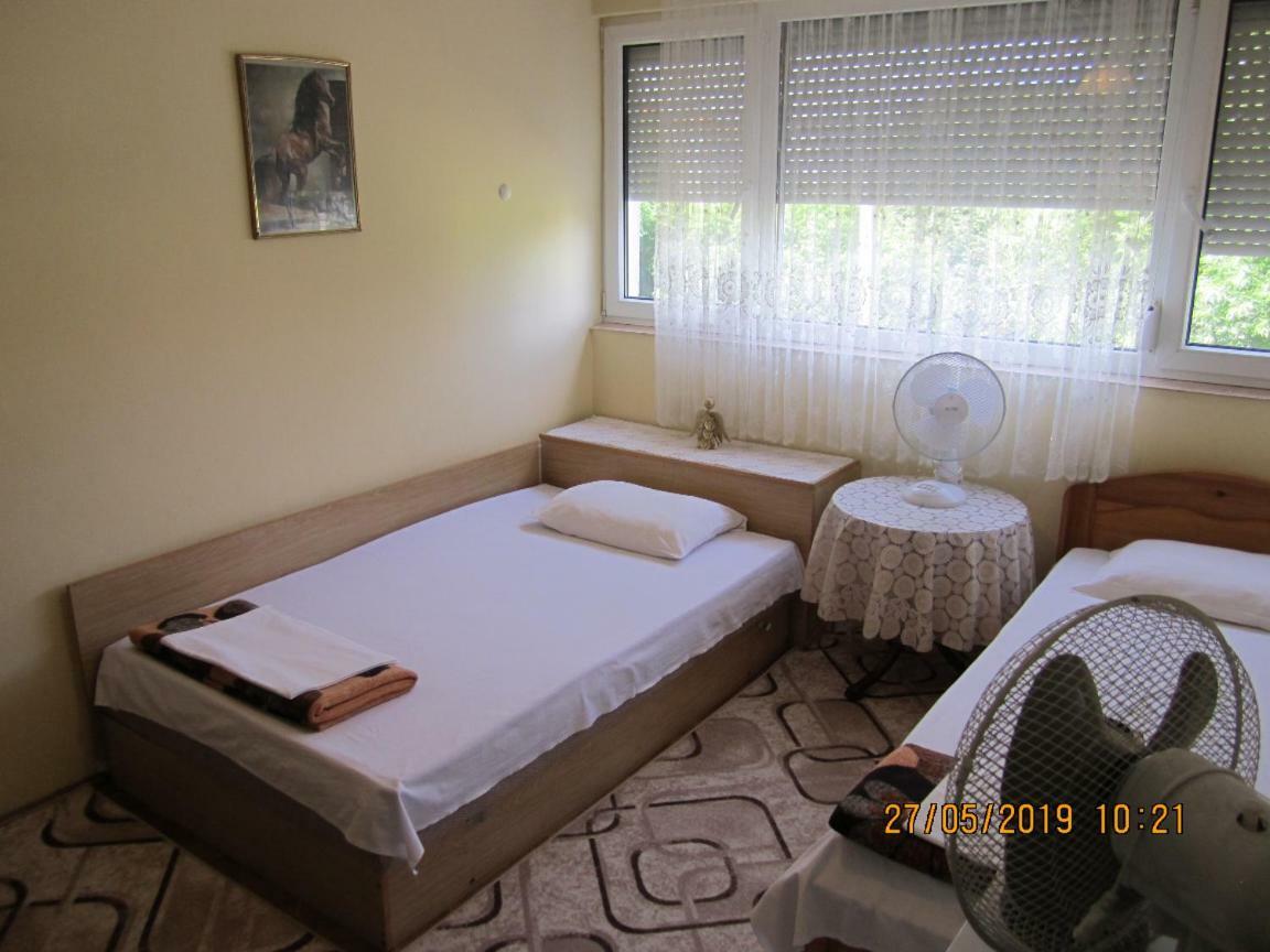 Rooms In เนเซบาร์ ภายนอก รูปภาพ